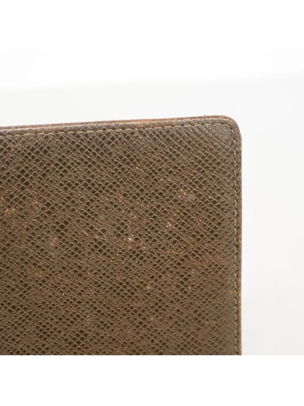 Louis Vuitton Notebook Cover Taiga Agenda MM Grizzly